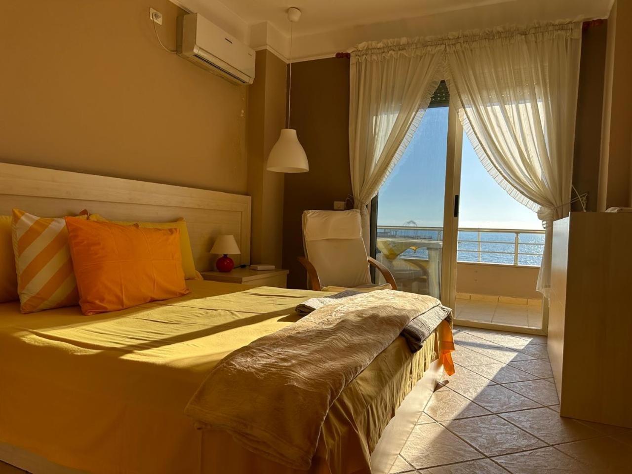 Beach View! Seaside Apartment Durrës Exterior foto